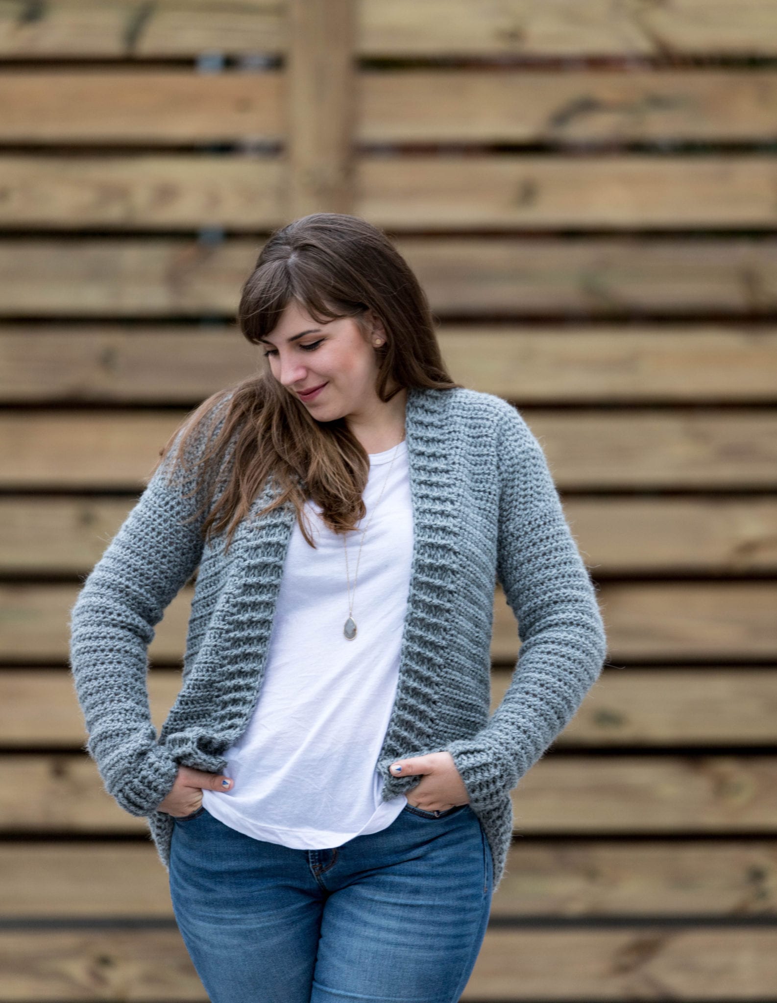 Free crochet sweater pattern with chunky ribbing and easy beginner level stitches.