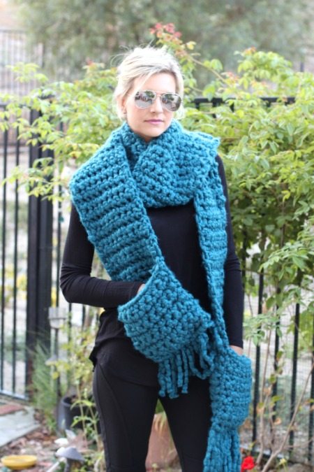 Easy Crochet Fringe Pocket Scarf