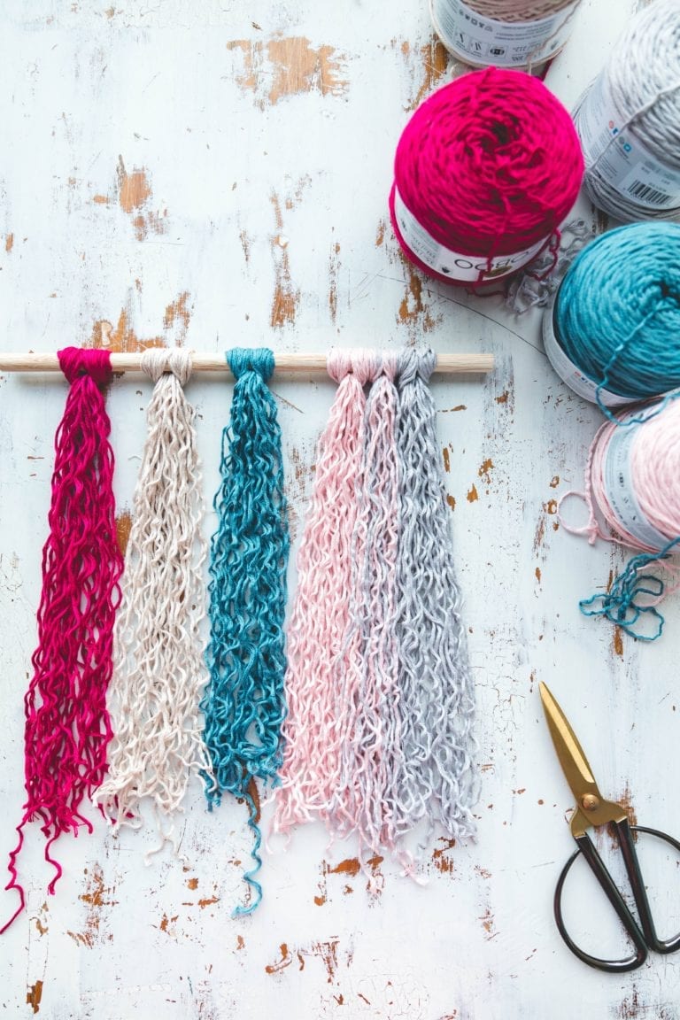 Easy DIY Yarn Wall Hanging • Sewrella