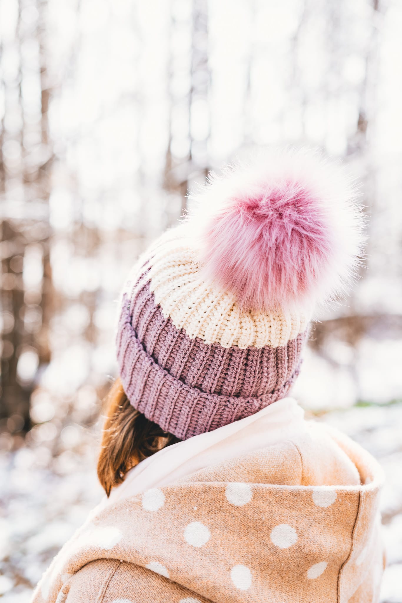 Beginner crochet hat with pom and video tutorial.