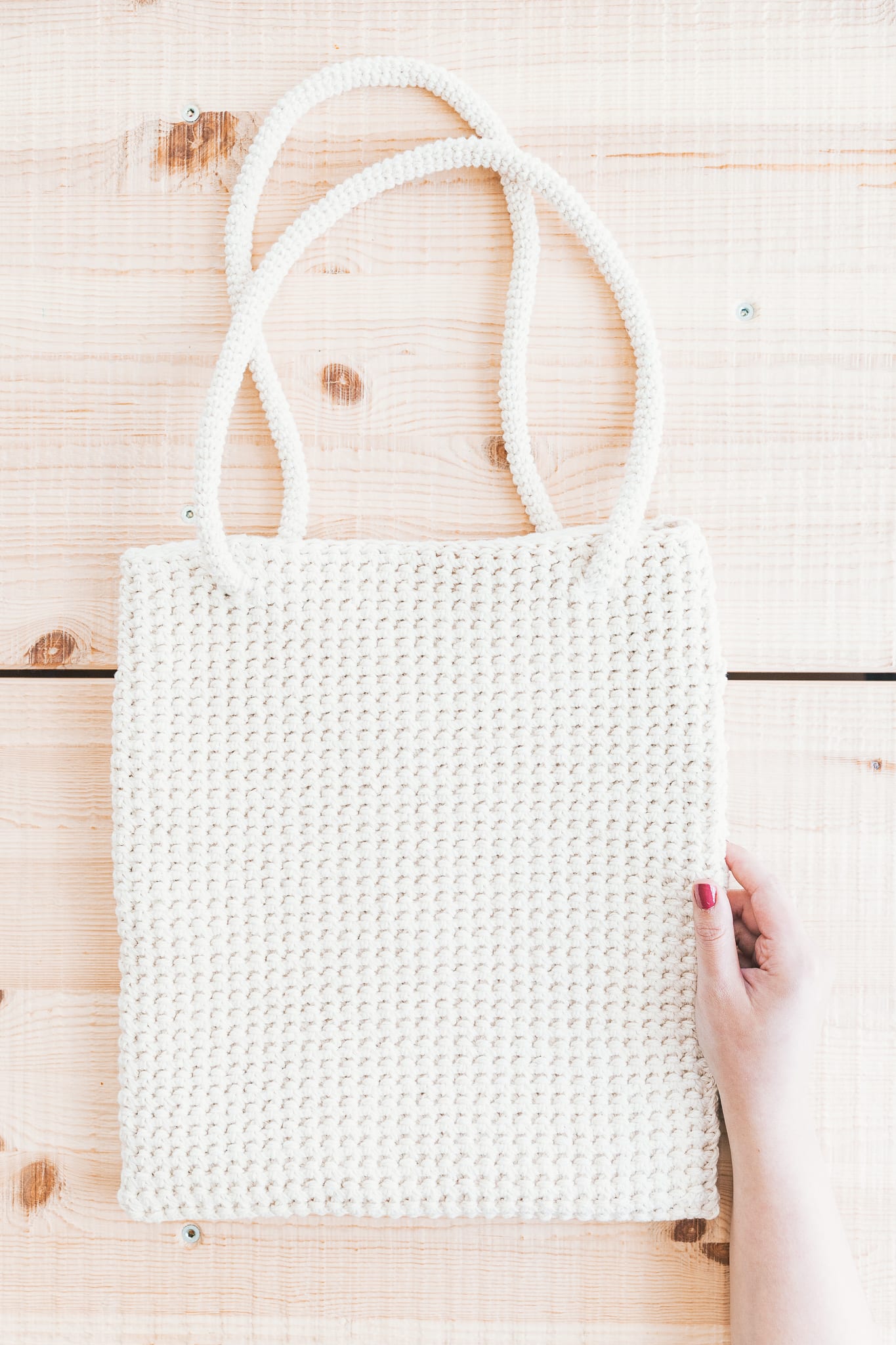 crochet tote bag with thermal stitch and skinny straps